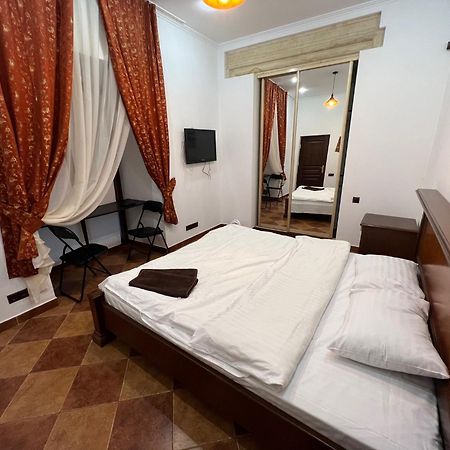 Ukrainian House Апартаменти На Площі Ринок Lviv Kültér fotó