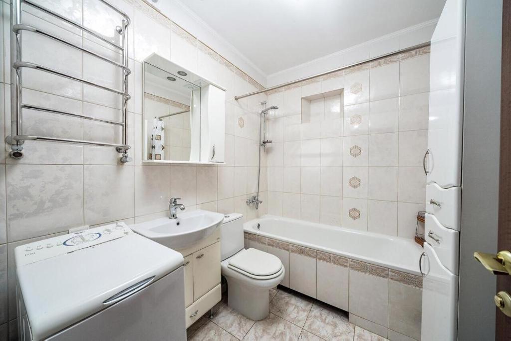 Ukrainian House Апартаменти На Площі Ринок Lviv Kültér fotó